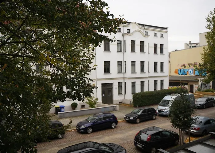 Raum921 - Stilvolles - Wlan, Tiefgarage, Kueche, Netflix Appartement Maagdenburg